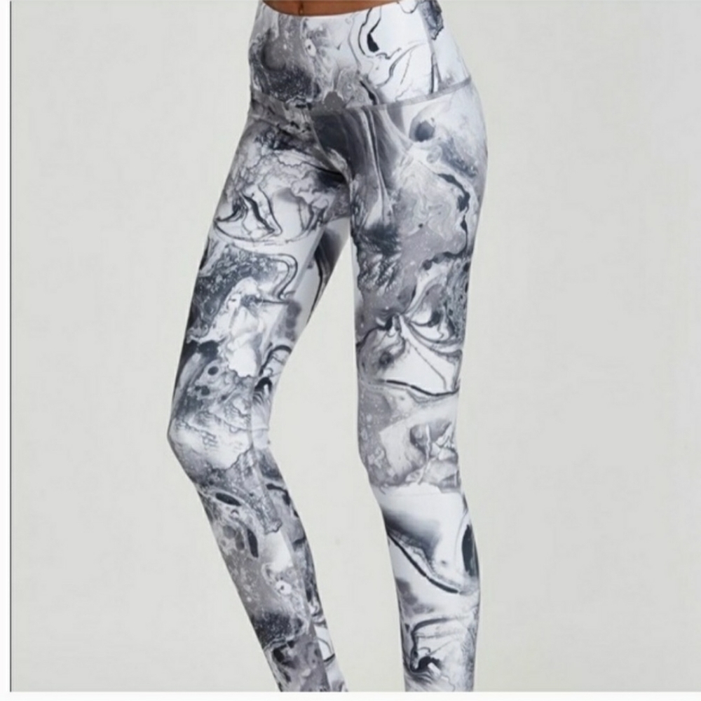 Noli Active XS Marble Swirl Cropped Leggings